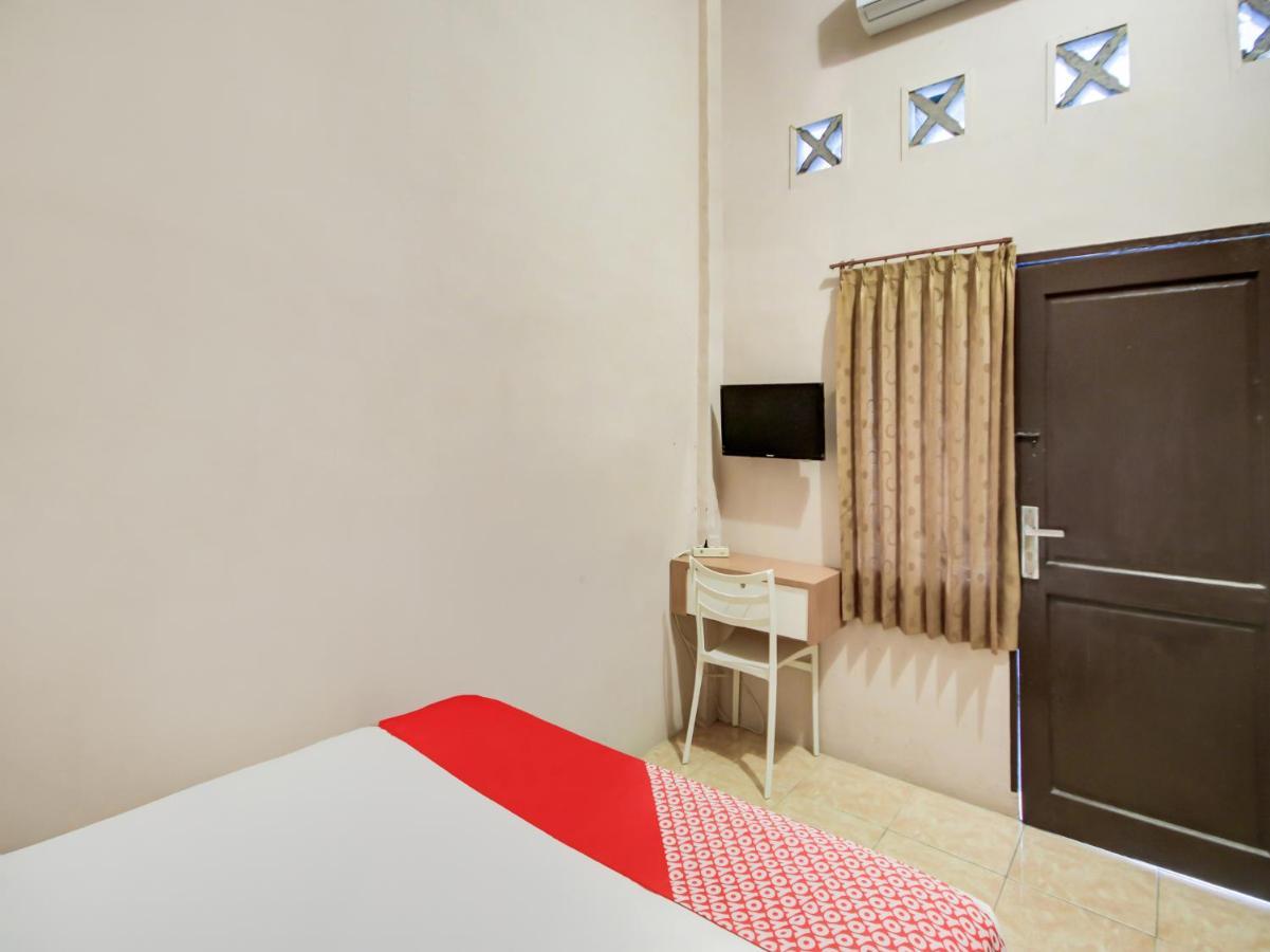 Oyo 3389 Sonya Homestay Syariah Tebing Tinggi Extérieur photo