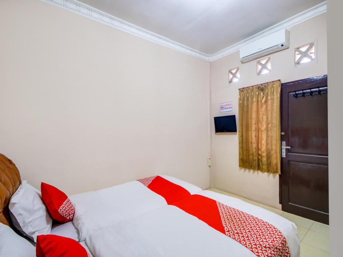 Oyo 3389 Sonya Homestay Syariah Tebing Tinggi Extérieur photo